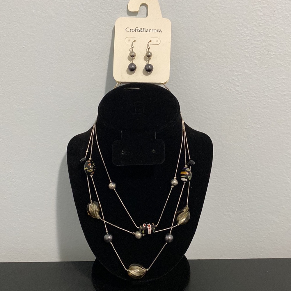 Croft & Barrow Necklace and Earring Set
